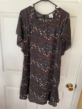 Cabi Floral Flutter Sleeve Dress Sz M Black Ditsy Print Shift Dress